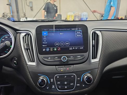 Used 2023 Chevrolet Malibu LT image 21