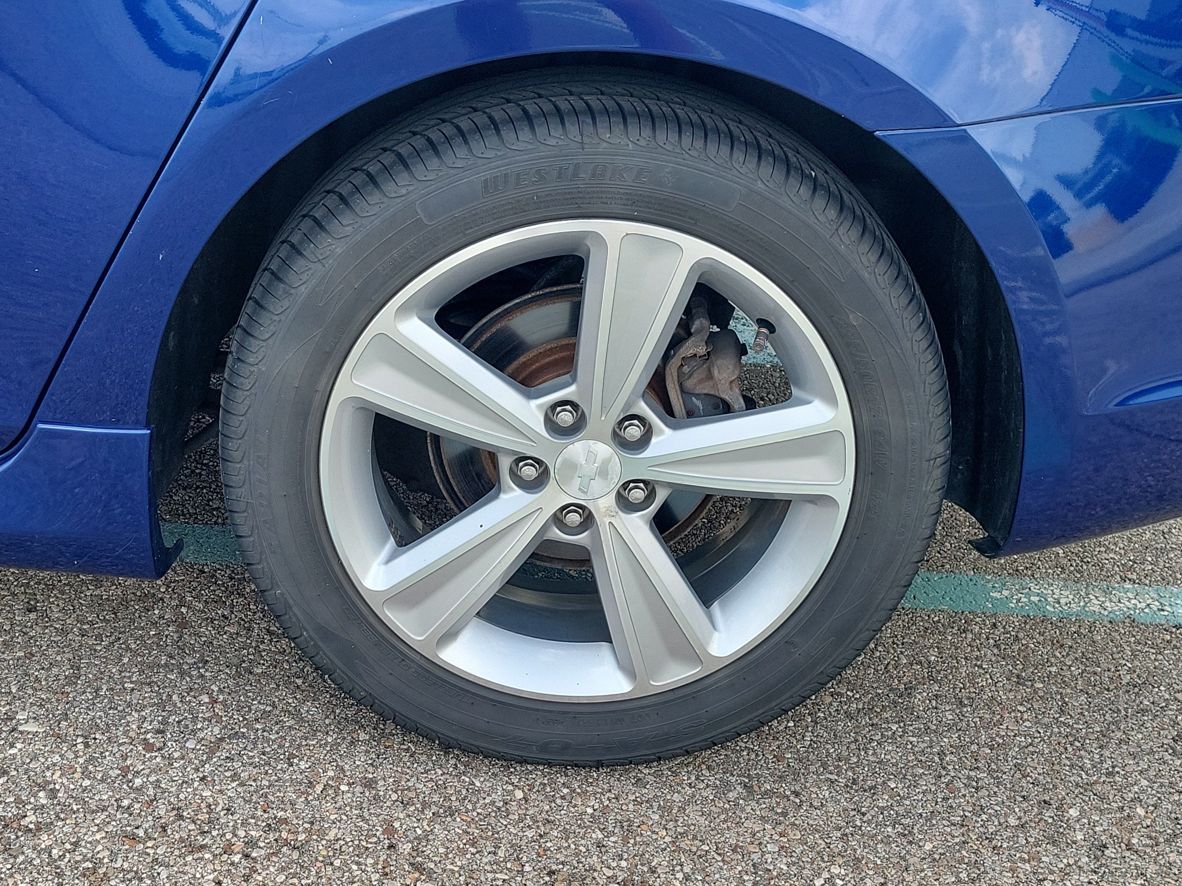 Used 2013 Chevrolet Cruze LT w/ RS Package FWD image 5