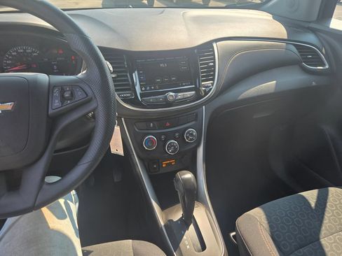 Used 2019 Chevrolet Trax LS w/ Tint and Cruise Package FWD image 9