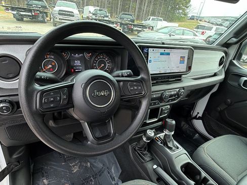 Used 2024 Jeep Gladiator Sport image 24