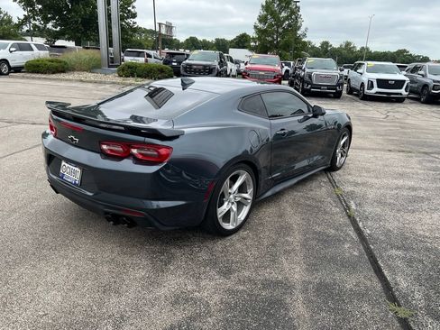 Used 2020 Chevrolet Camaro LT RWD image 8