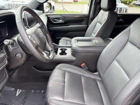 Used 2023 Chevrolet Suburban RST w/ Luxury Package image 15