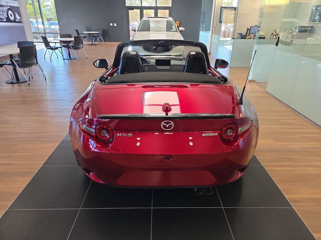 New 2026 MAZDA MX-5 Miata Club w/ Interior Package RWD image 3