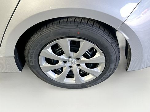 Used 2023 Toyota Corolla LE FWD image 11