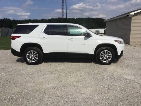 Used 2021 Chevrolet Traverse LS FWD image 2