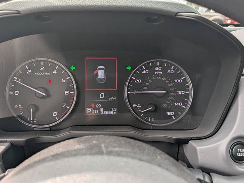Used 2025 Subaru Crosstrek 2.5i Premium AWD/4WD image 10