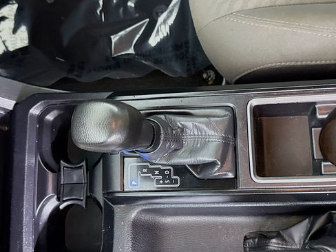 Used 2020 Toyota Tacoma SR image 20