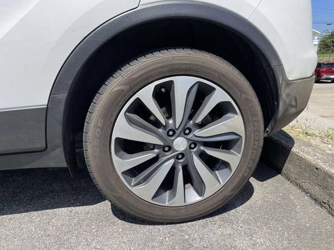 Used 2020 Buick Encore Essence AWD/4WD image 3