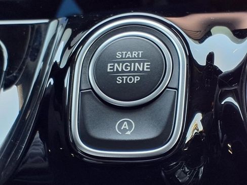 Used 2025 Mercedes-Benz GLA 250 image 25