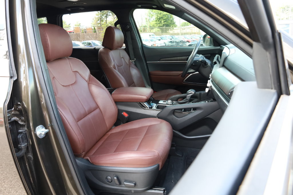 Used 2023 Kia Telluride EX w/ EX Captain's Chair Package AWD/4WD image 31