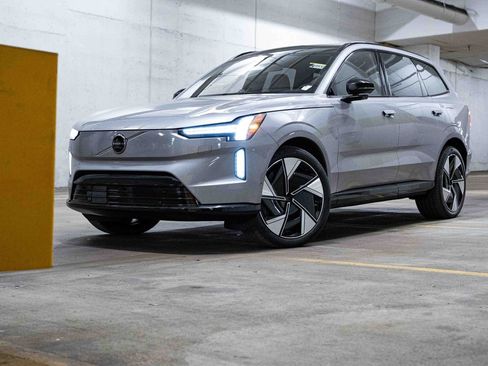 New 2026 Volvo EX90 Ultra image 1