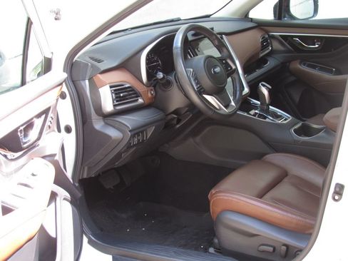 Used 2023 Subaru Outback Touring AWD/4WD image 10