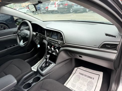 Used 2019 Hyundai Elantra SE w/ Cargo Package FWD image 33