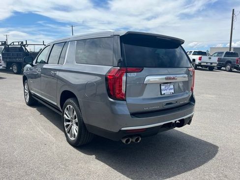 Used 2022 GMC Yukon XL Denali w/ Denali Premium Package AWD/4WD image 8