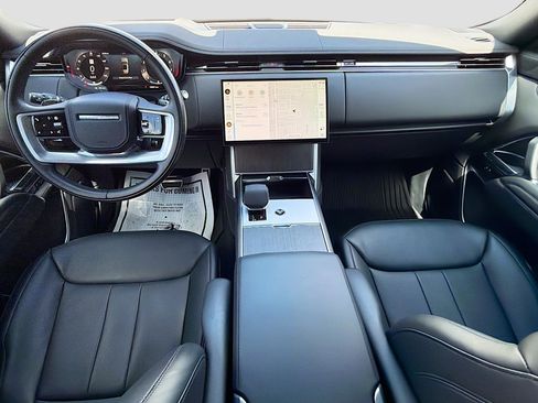 Certified 2025 Land Rover Range Rover SE AWD/4WD image 15
