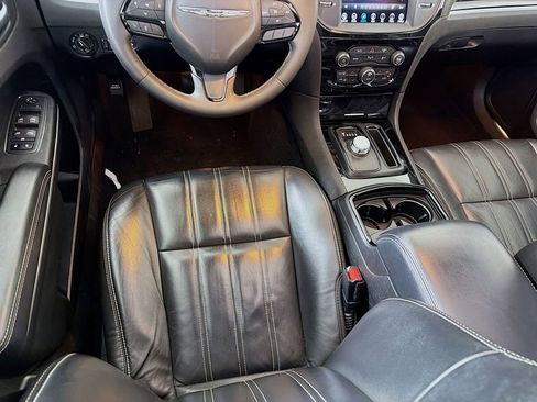 Used 2023 Chrysler 300 S image 27