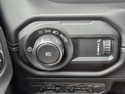 New 2026 Jeep Wrangler Sahara AWD/4WD image 22