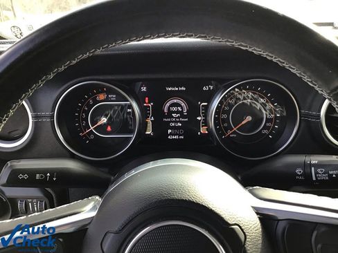 Used 2022 Jeep Wrangler Unlimited Sahara image 34