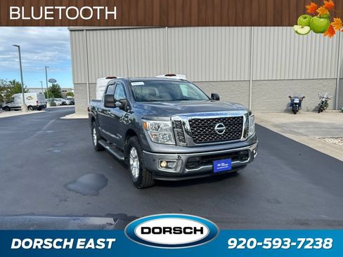 Used 2017 Nissan Titan SV AWD/4WD image 4