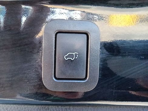 Used 2019 Toyota Highlander XLE AWD/4WD image 31