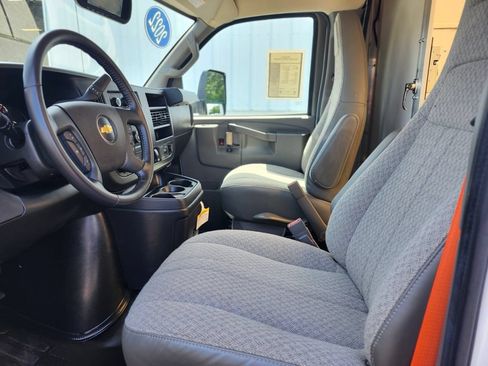 Used 2022 Chevrolet Express 3500 w/ Power Convenience Package RWD image 10