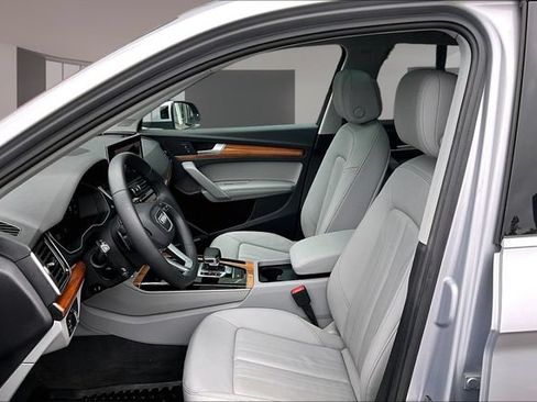 Certified 2023 Audi Q5 2.0T Premium Plus w/ Premium Plus Package AWD/4WD image 21