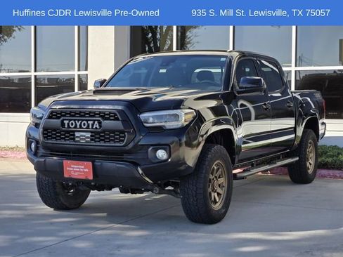 Used 2023 Toyota Tacoma SR image 3