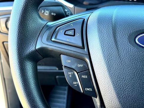 Certified 2021 Ford Edge SE image 13