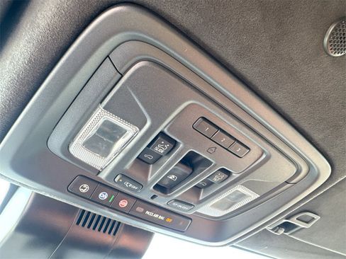 Used 2025 GMC Sierra 2500 Denali Ultimate image 18