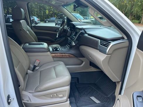 Used 2018 Chevrolet Suburban Premier AWD/4WD image 11