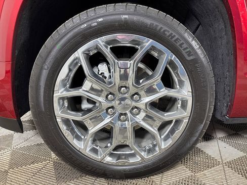 Used 2022 GMC Acadia Denali w/ Denali Ultimate Package image 17