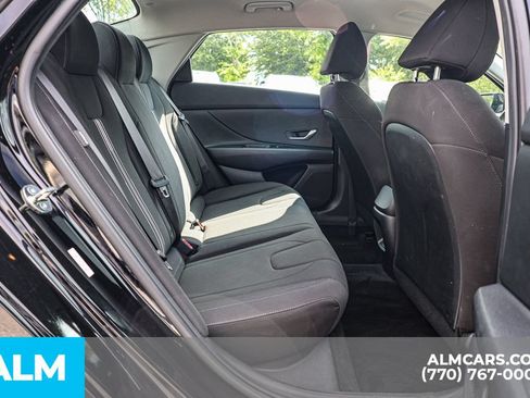 Used 2024 Hyundai Elantra SEL FWD image 22