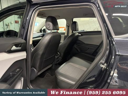 Used 2022 Volkswagen Taos SE AWD/4WD image 27