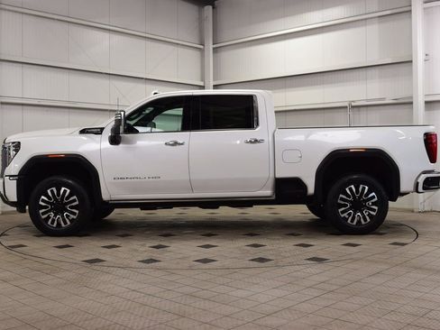 Used 2024 GMC Sierra 3500 Denali Ultimate image 4