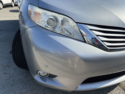 Used 2014 Toyota Sienna Limited image 13