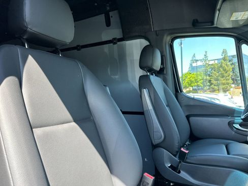 New 2025 Mercedes-Benz Sprinter 2500 image 18