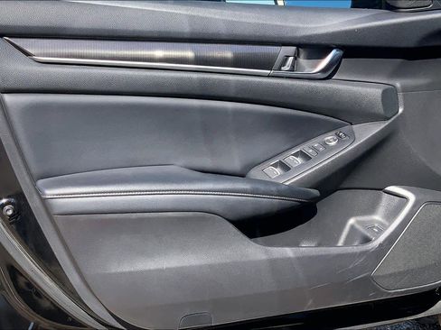 Used 2018 Honda Accord Sport image 22