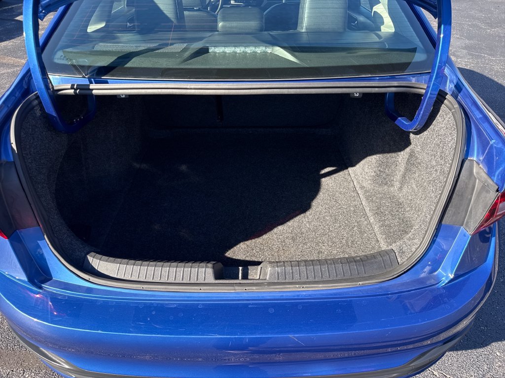 Used 2024 Volkswagen Jetta SE FWD image 12