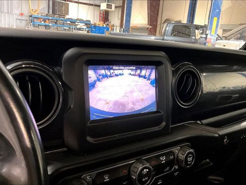 Used 2021 Jeep Wrangler Unlimited Sport AWD/4WD image 17