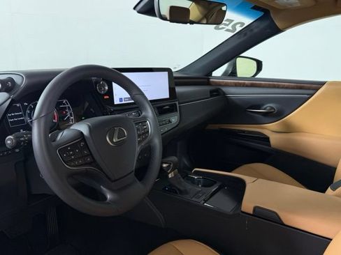 Used 2025 Lexus ES 350 w/ Premium Package FWD image 4