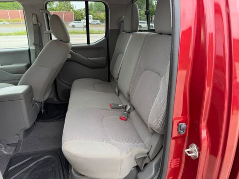 Used 2019 Nissan Frontier SV AWD/4WD image 16