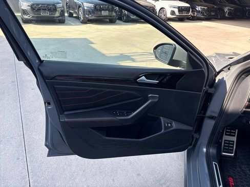 Used 2024 Volkswagen Jetta GLI Autobahn FWD image 10