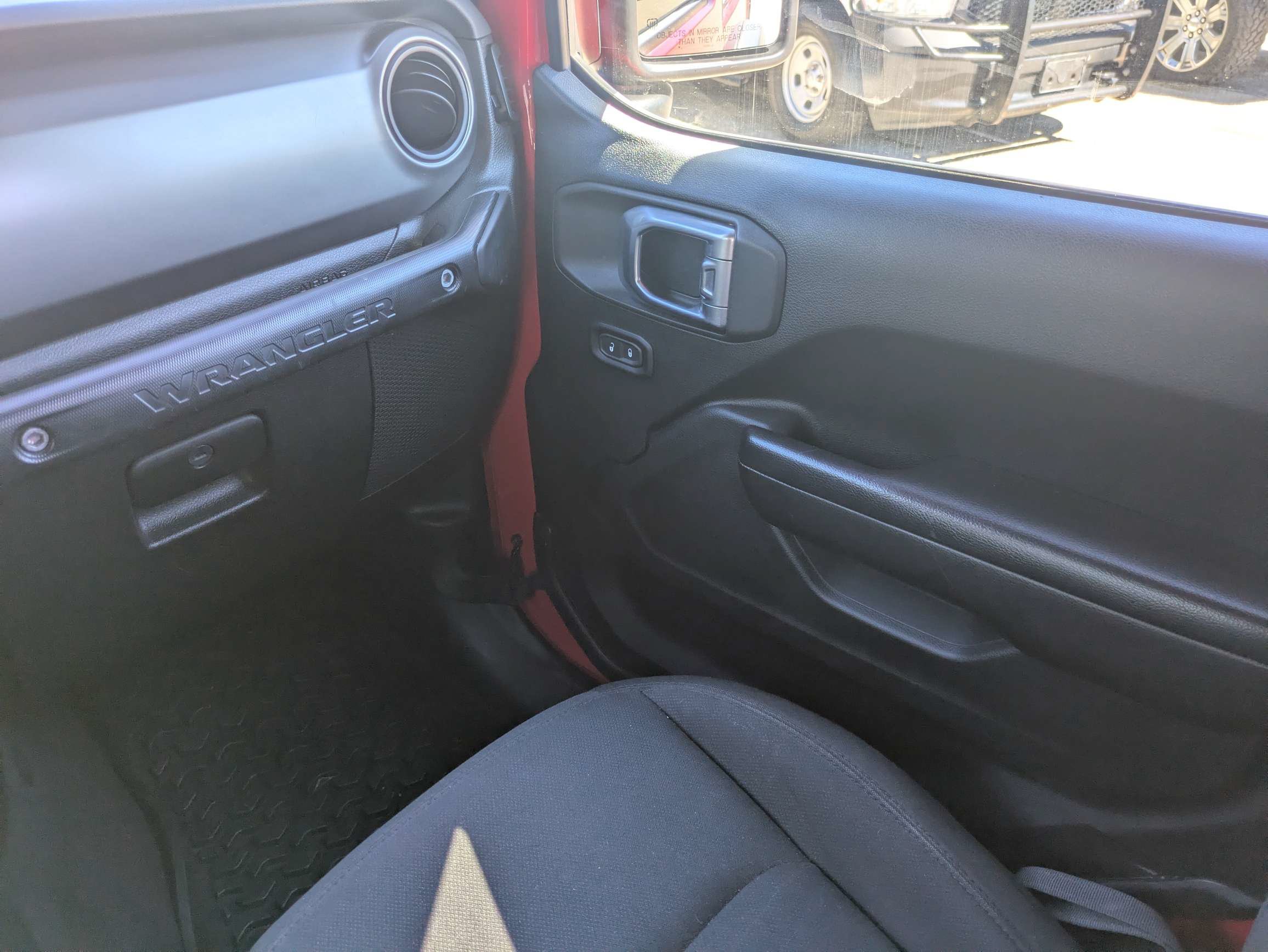 Used 2020 Jeep Wrangler Sport AWD/4WD image 9