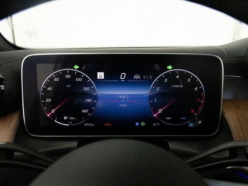 Used 2023 Mercedes-Benz GLC 300 4MATIC image 16
