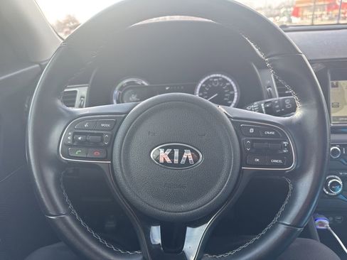 Used 2017 Kia Niro EX image 21