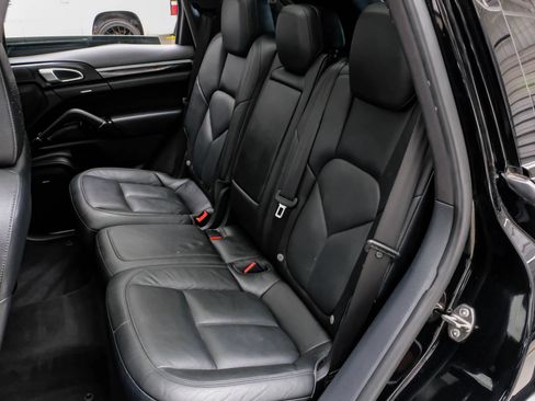 Used 2016 Porsche Cayenne AWD/4WD image 36