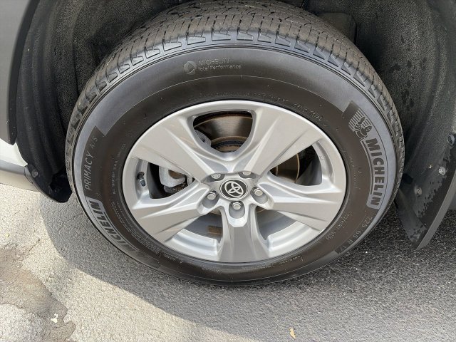 Used 2024 Toyota RAV4 XLE w/ Convenience Package AWD/4WD image 10