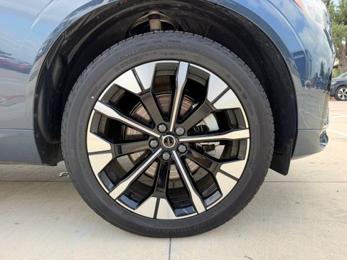 Certified 2026 Volvo XC60 B5 Plus AWD/4WD image 9
