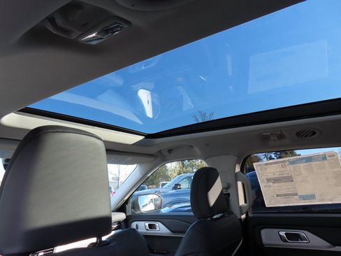 New 2026 Ford Explorer Active w/ Active Comfort Package image 15