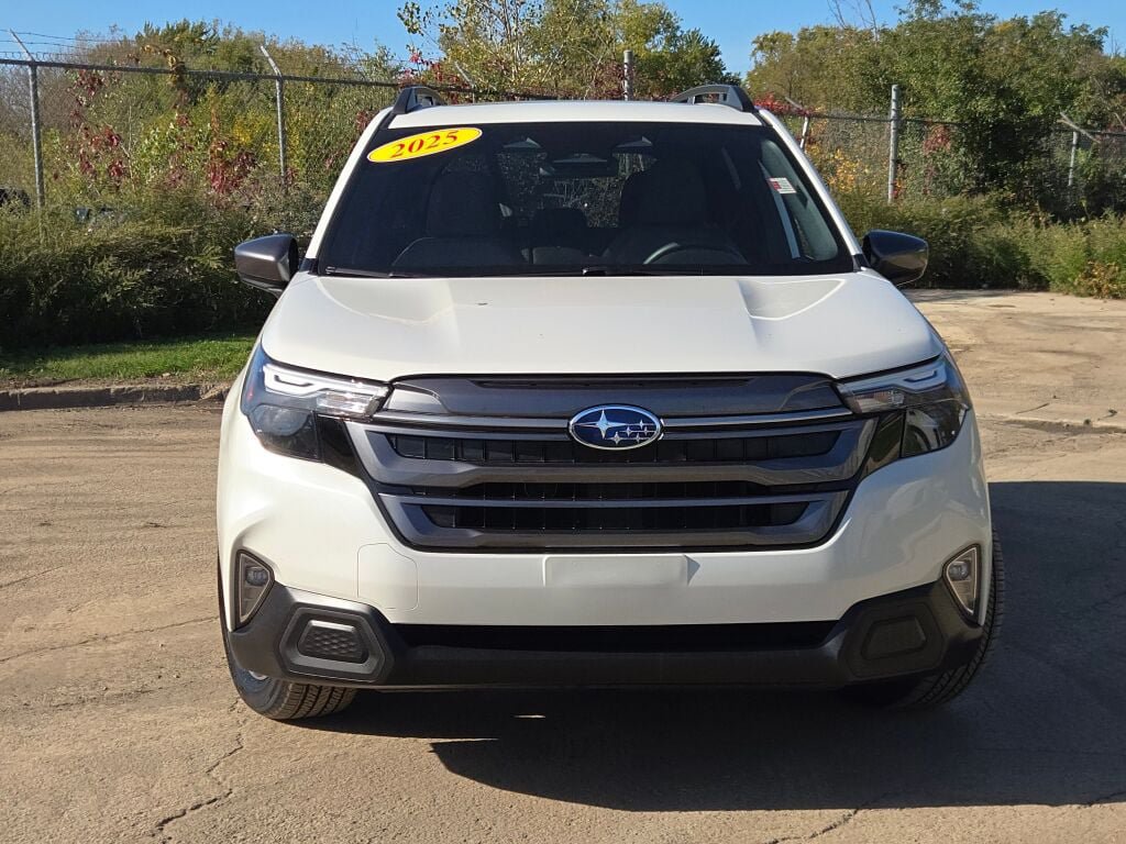 Certified 2025 Subaru Forester Premium AWD/4WD image 3